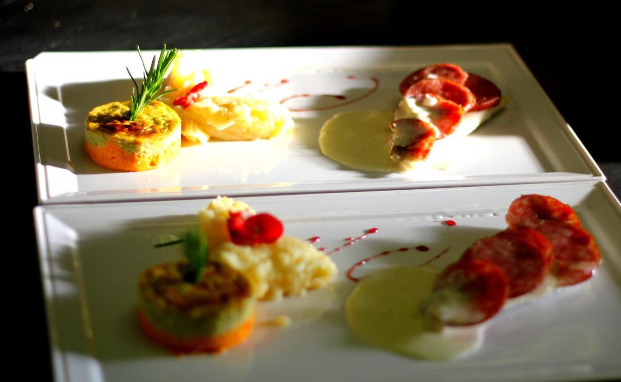 Logis Hotel Restaurant & Pizzeria Vuillot Cuiseaux Esterno foto