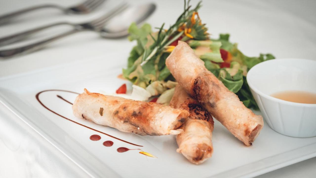 Logis Hotel Restaurant & Pizzeria Vuillot Cuiseaux Esterno foto