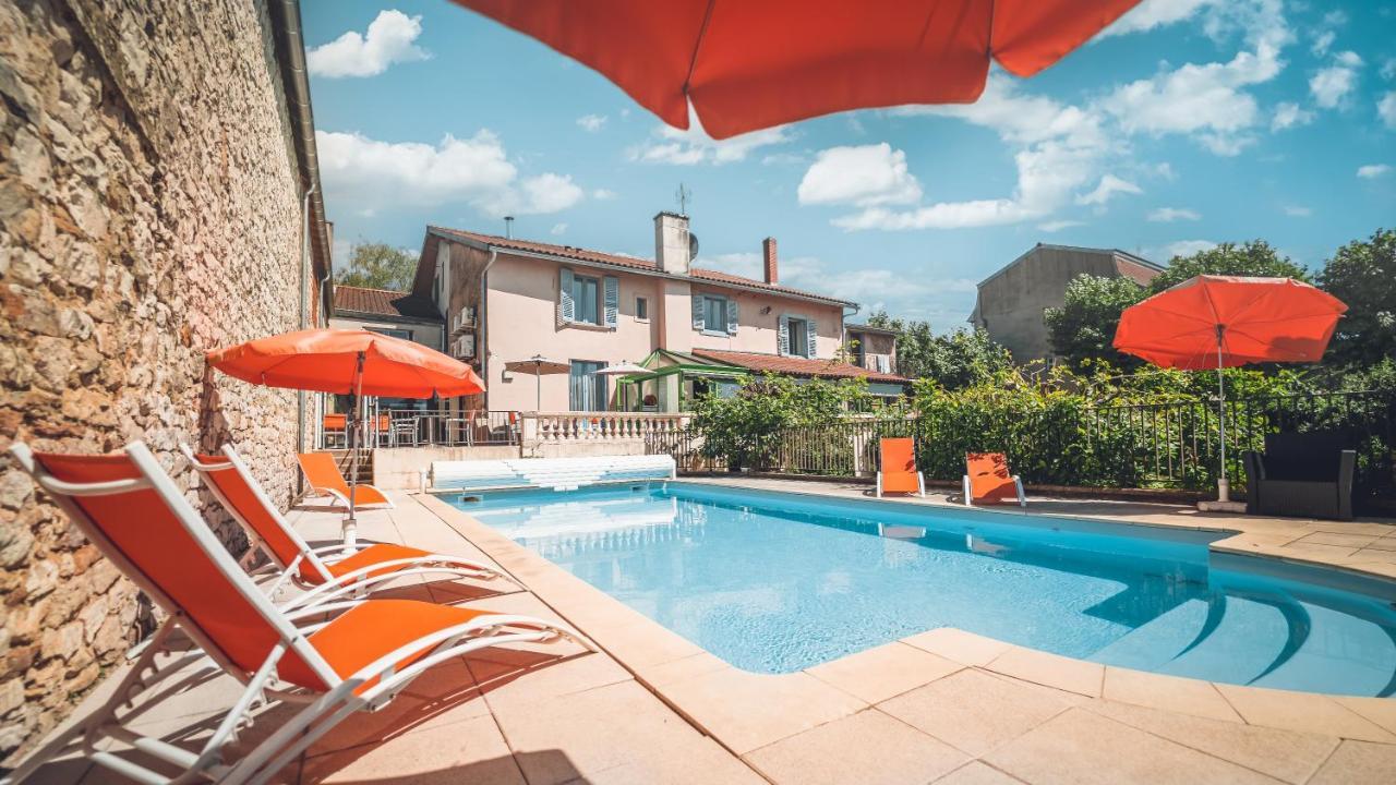 Logis Hotel Restaurant & Pizzeria Vuillot Cuiseaux Esterno foto