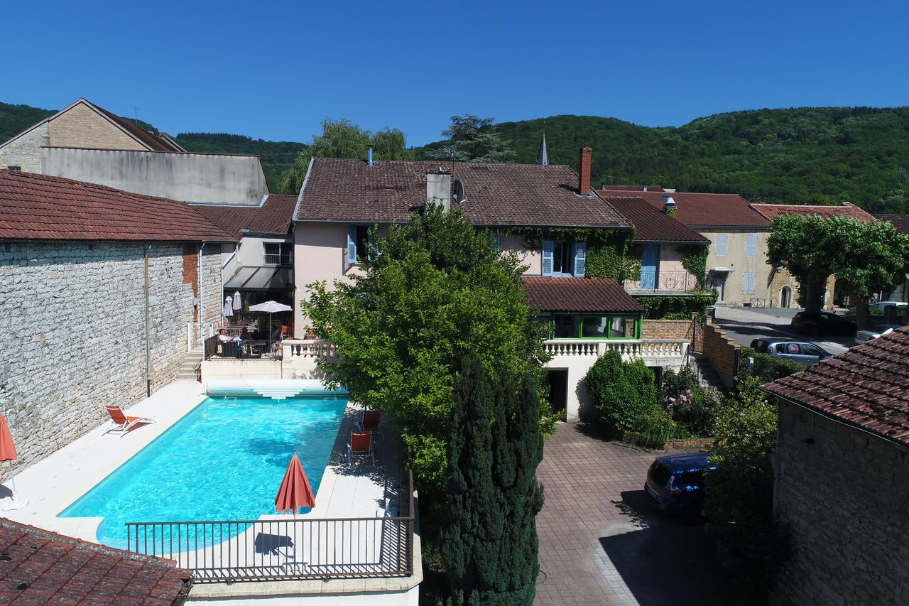 Logis Hotel Restaurant & Pizzeria Vuillot Cuiseaux Esterno foto