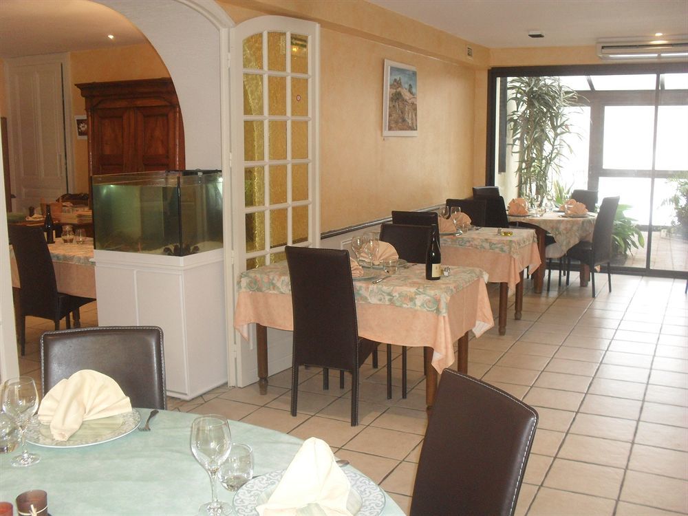 Logis Hotel Restaurant & Pizzeria Vuillot Cuiseaux Esterno foto