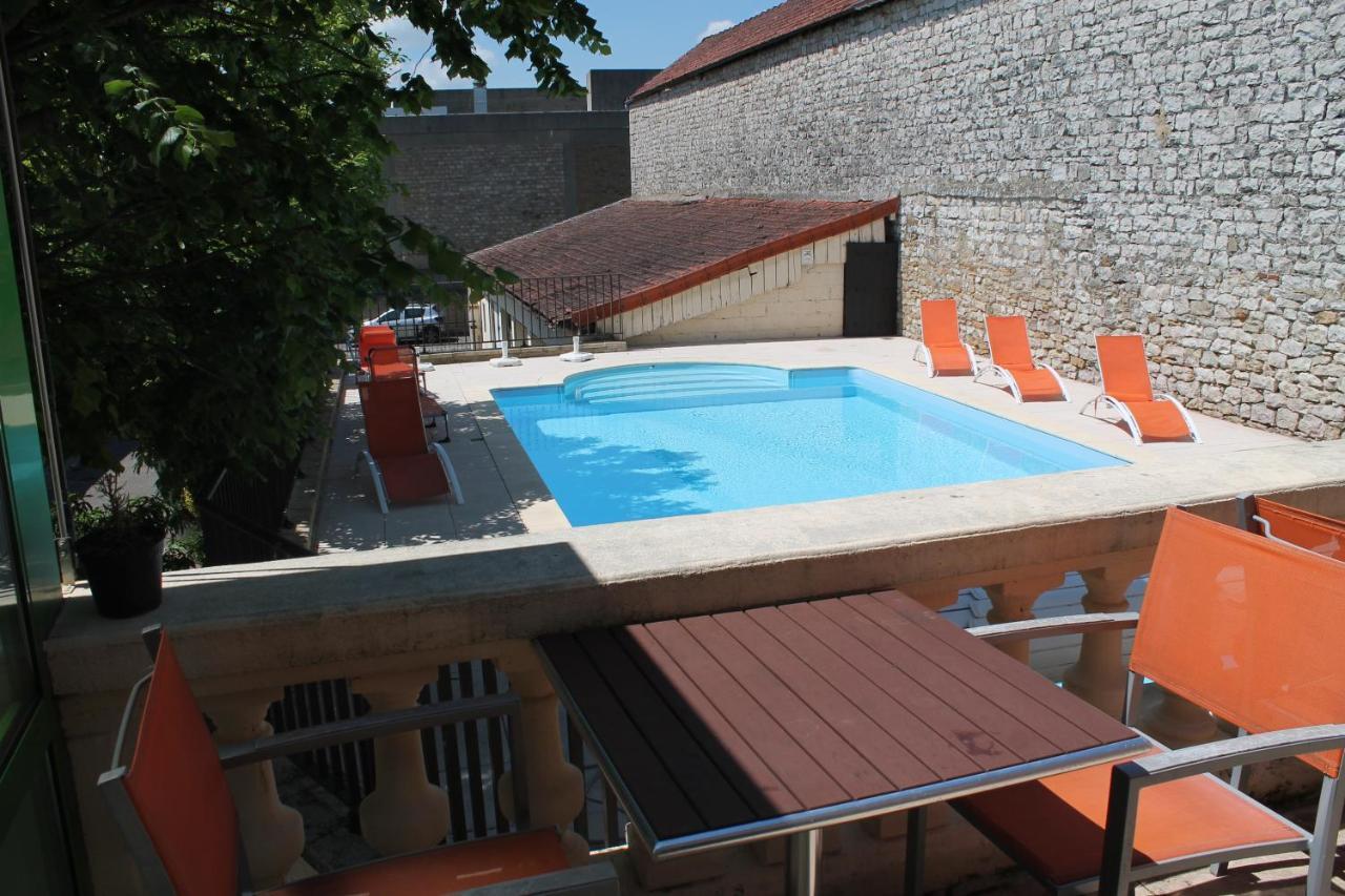 Logis Hotel Restaurant & Pizzeria Vuillot Cuiseaux Esterno foto